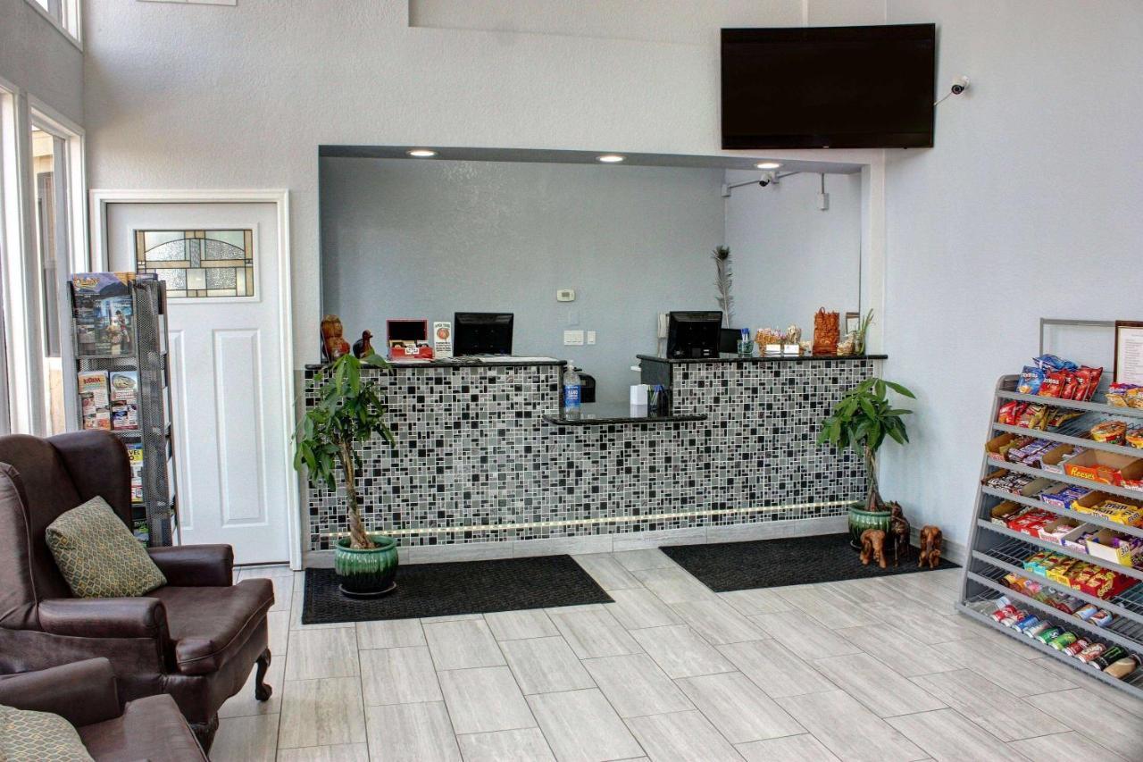 Baymont By Wyndham Grand Junction Hotel Екстериор снимка